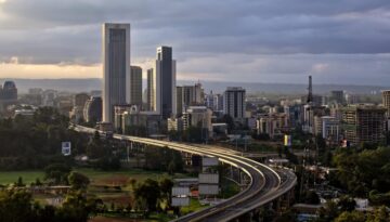 A Westland látképe, balra Nairobi legmagasabb épülete, a Global Trade Centre (GTC) a View Park Tower tetejéről, Nairobi (KE) 2023. 05.
