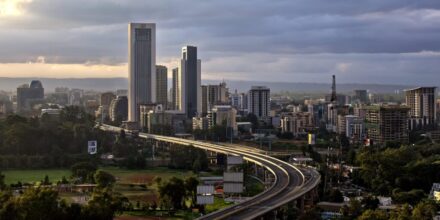 A Westland látképe, balra Nairobi legmagasabb épülete, a Global Trade Centre (GTC) a View Park Tower tetejéről, Nairobi (KE) 2023. 05.